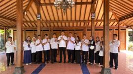 HARI PERTAMA MASUK KERJA SETELAH LIBUR LEBARAN, PANEWU KARANGMOJO SILATURAHMI KE KALURAHAN